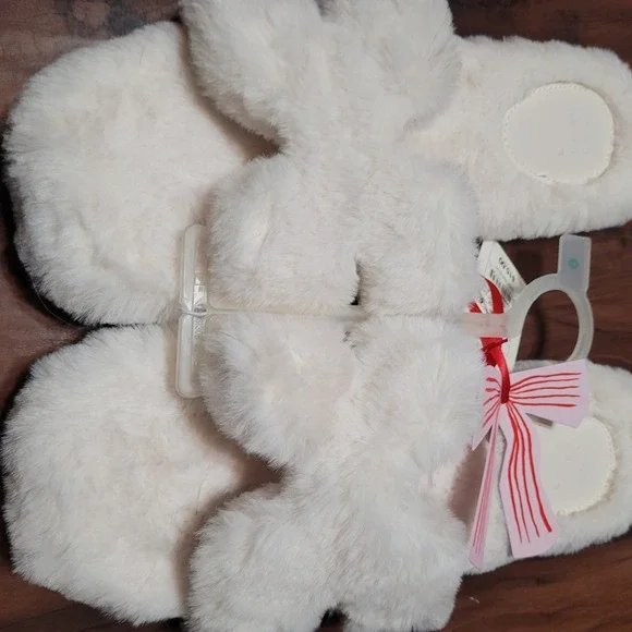 A New Day Women's Cream Faux Fur Scuff Slippers - Cozy & Stylish - Size 8 - Picture 3 of 5